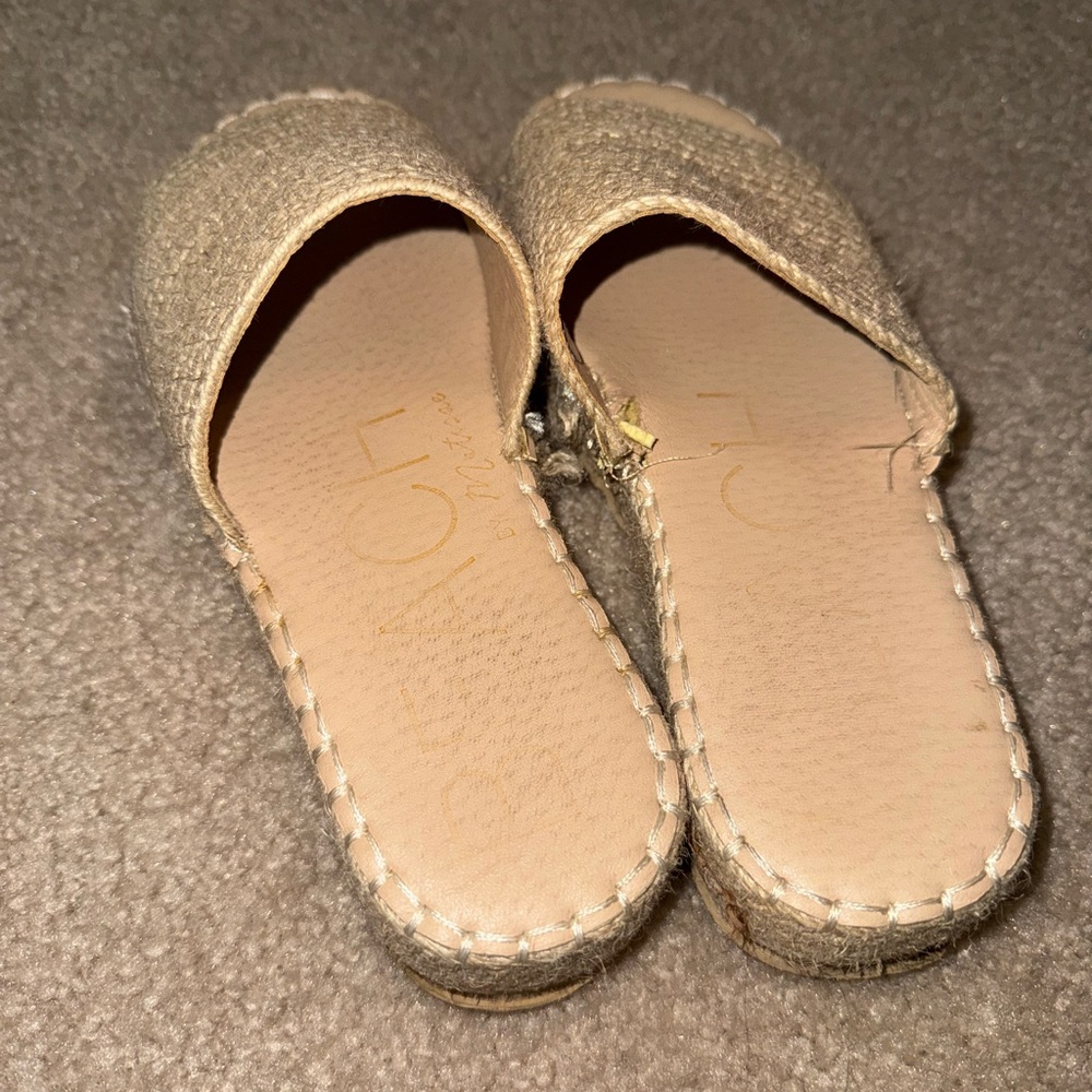 Neutral Woven Platform Slide Sandals - Women - Picture 3 of 5